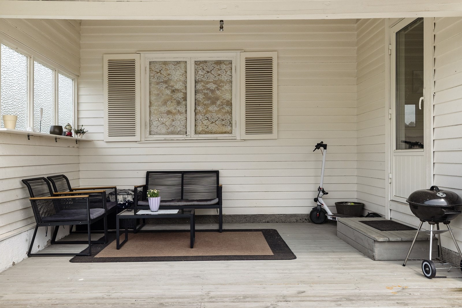 Fra stuen har du utgang til en stor terrasse på ca. 62m². Galleribilde