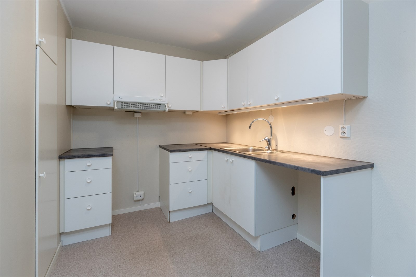 Lys kjøkkeninnredning Galleribilde