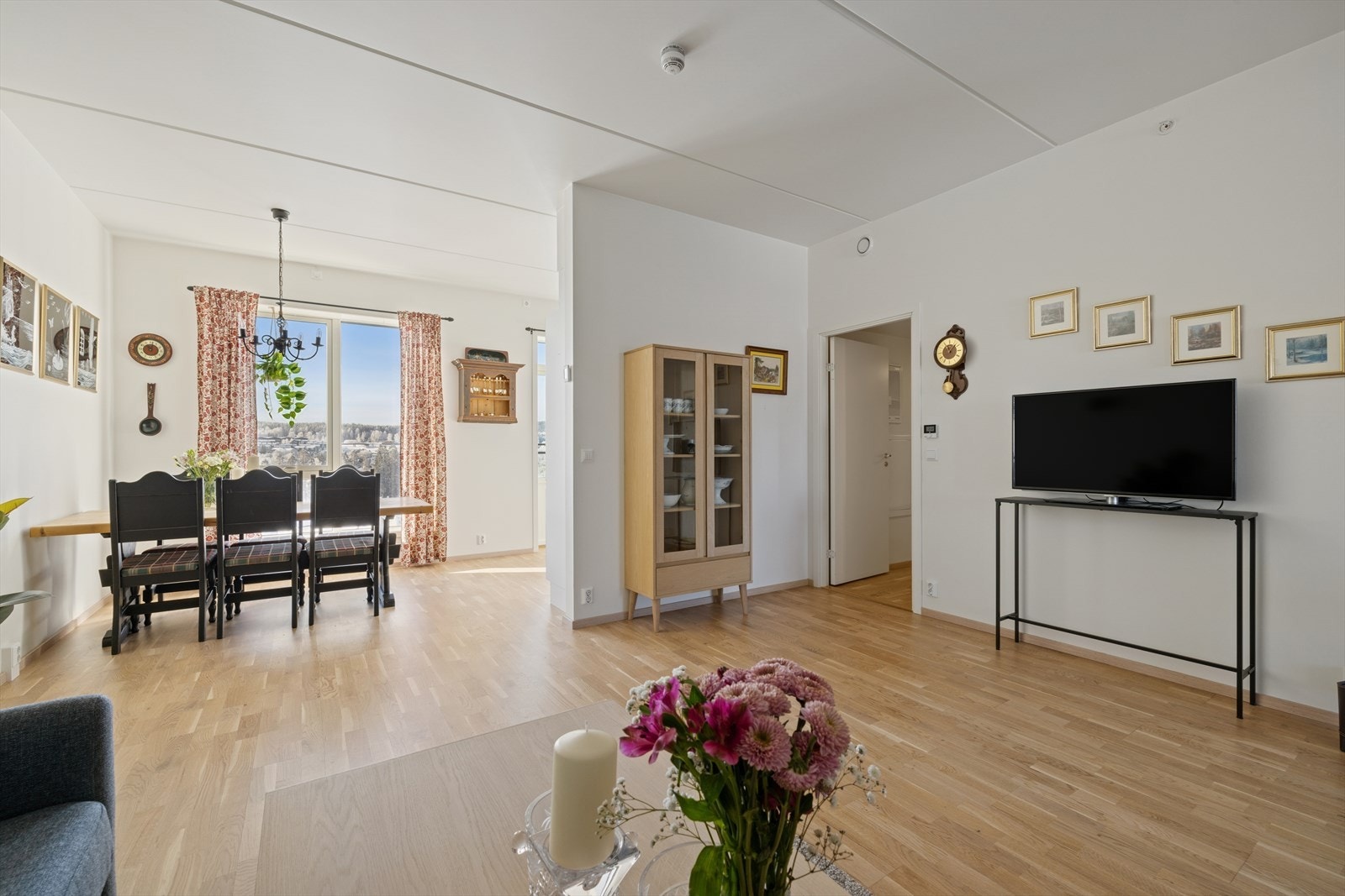 DNB Eiendom ved Malin Bruer har gleden og av og presentere Skjettenveien 42B! Galleribilde