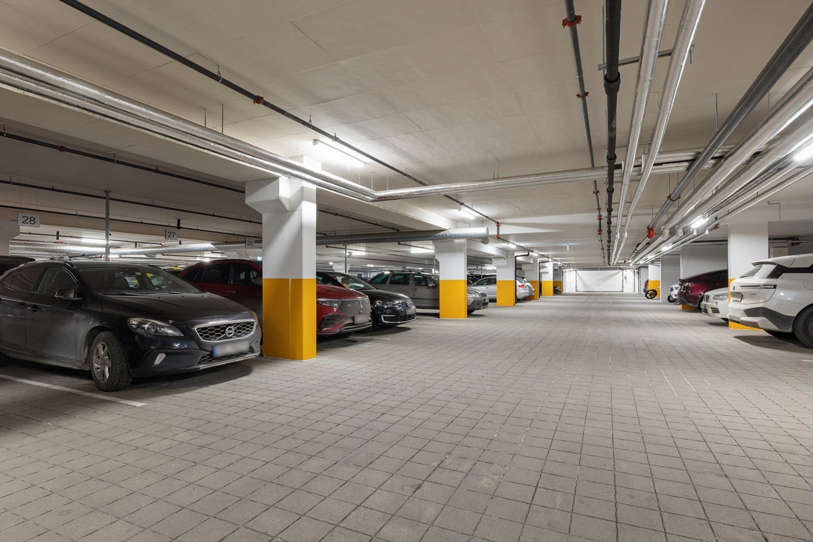 Det medfølger garasjeplass. Galleribilde