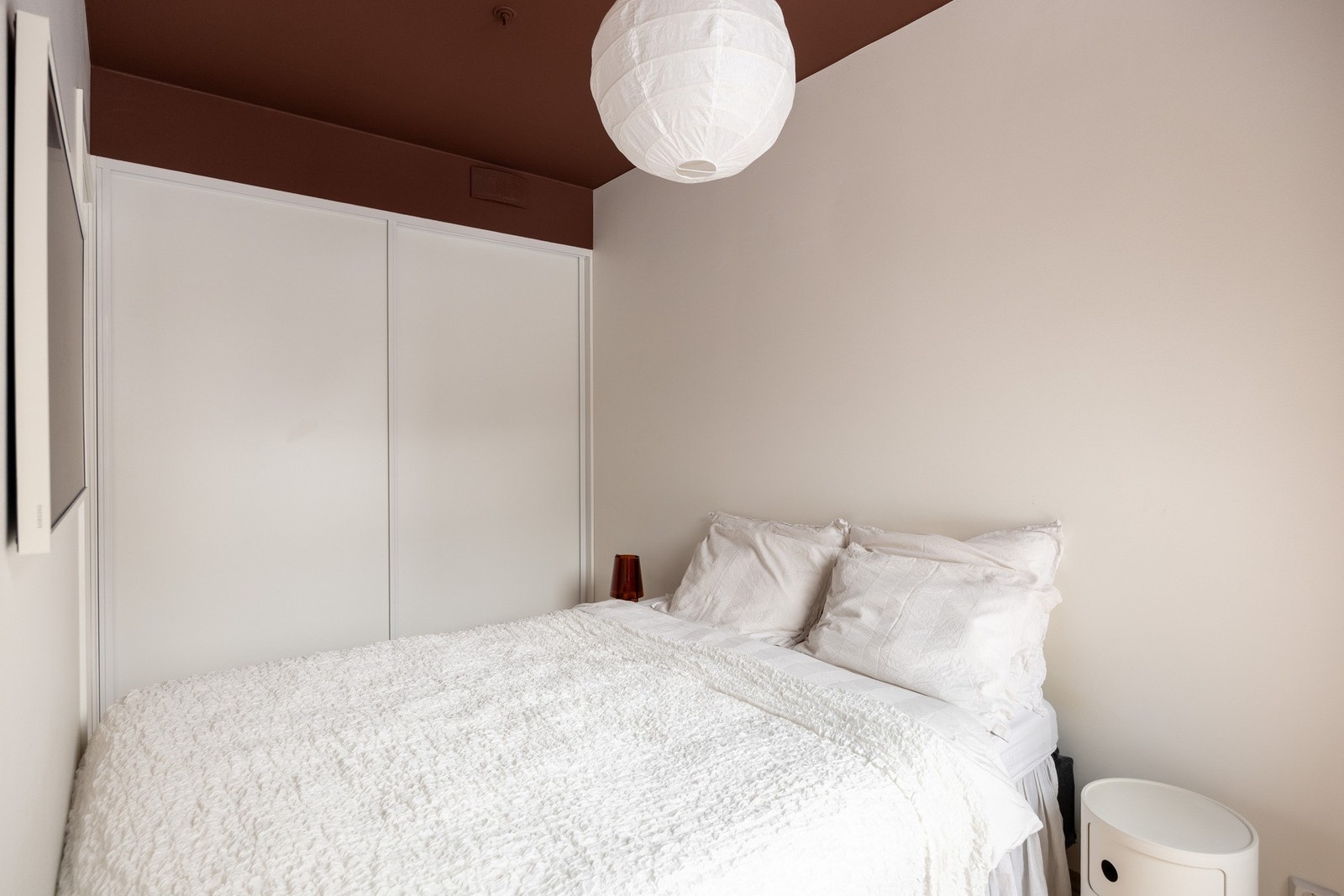 Garderobeløsning med gode oppbevaringsmuligheter. Galleribilde