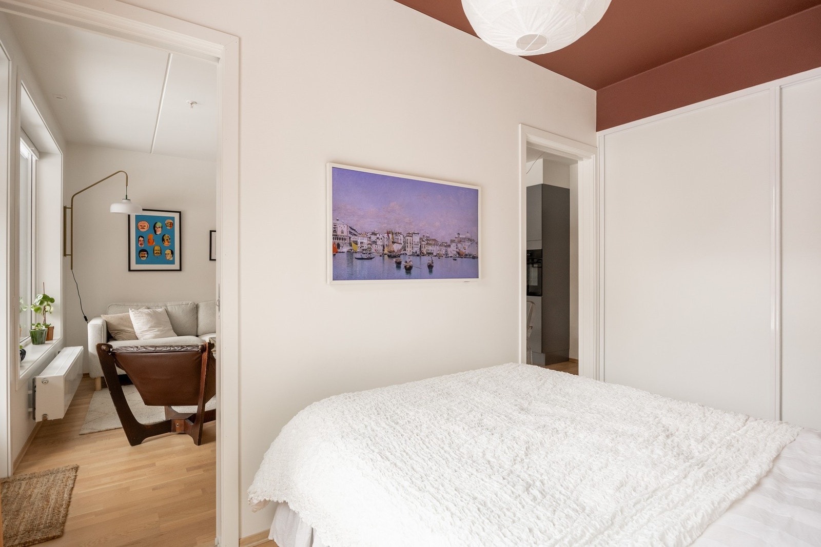 Leiligheten disponerer en kjellerbod. Enkel tilkomst med heis. Galleribilde