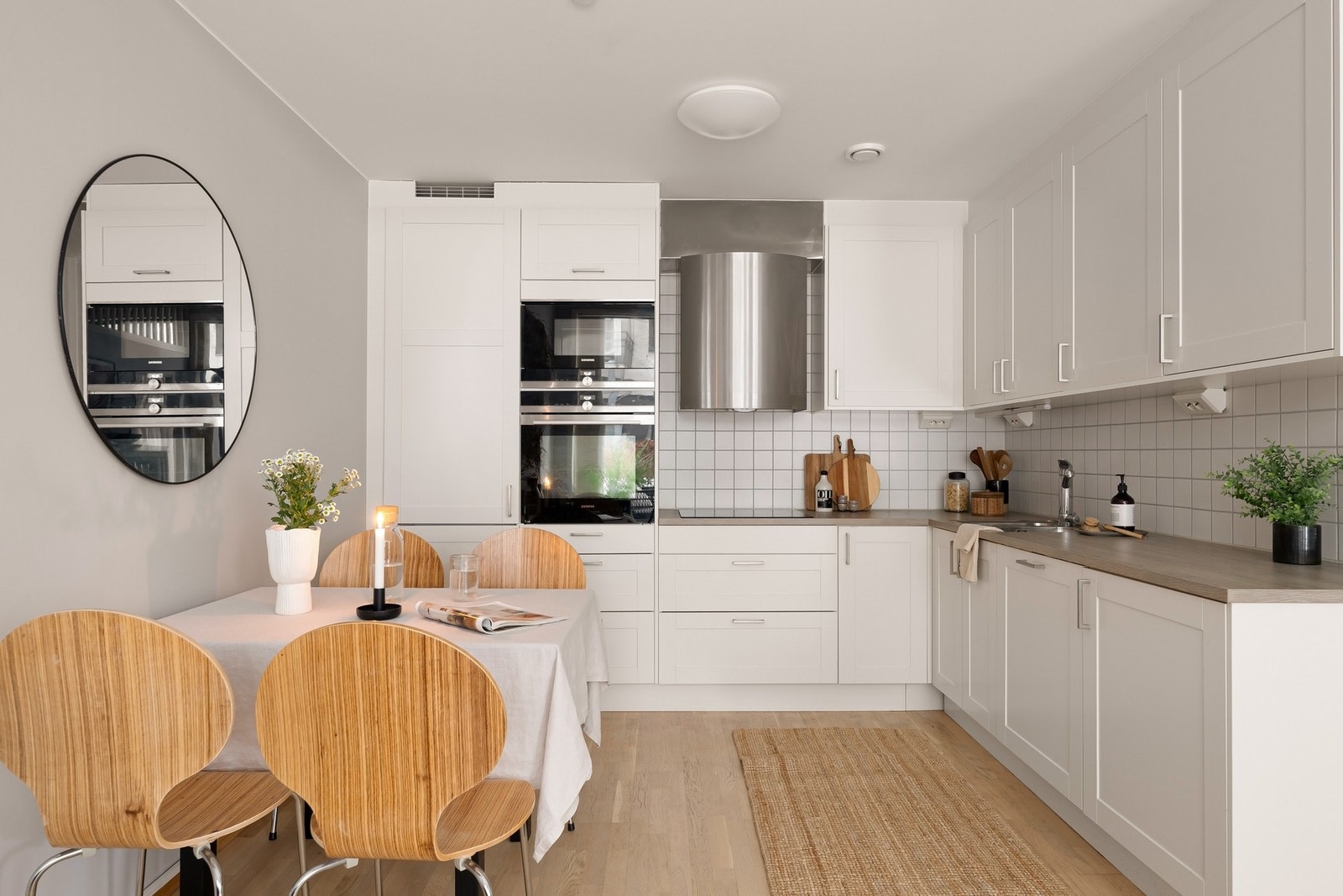 Kjøkkenet har innredning fra Sigdal Galleribilde