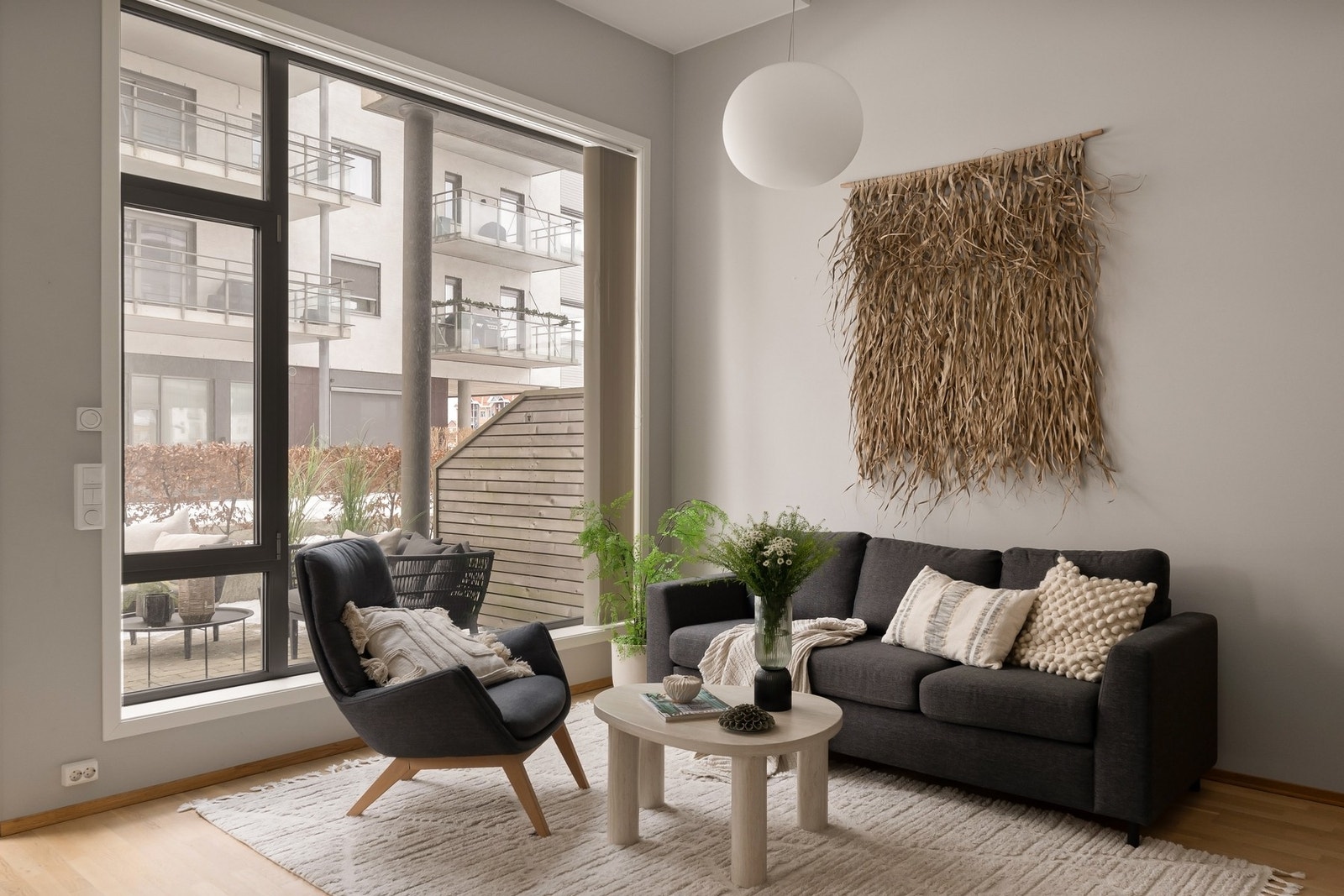 God plass til romslig sittegruppe i stuen om ønskelig Galleribilde