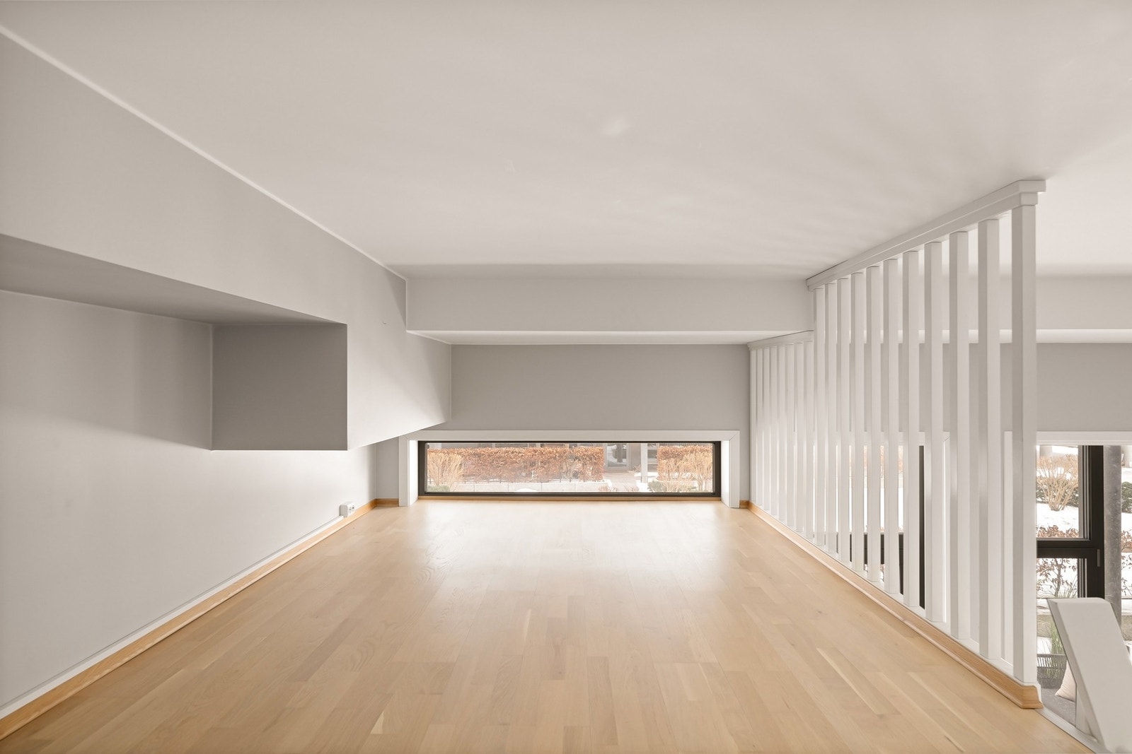 Hemsen har gulvareal på ca. 10m². Arealet er ikke målbart grunnet lav takhøyde Galleribilde