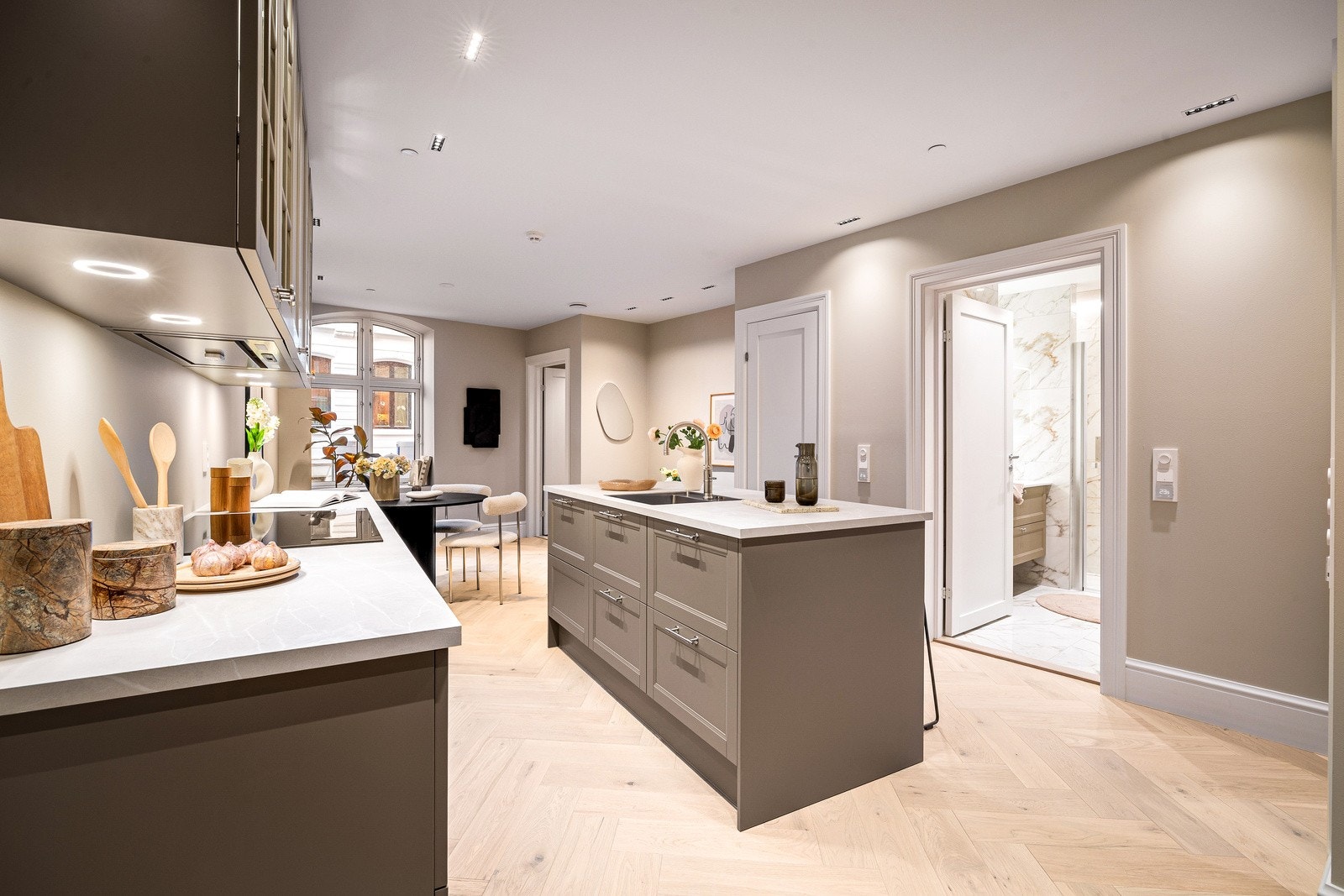 Profilerte fronter i tidsriktig design Galleribilde