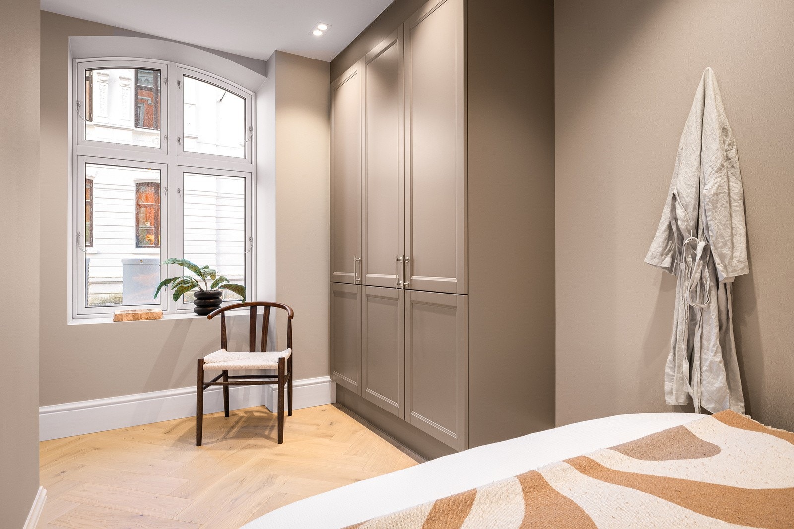 God plass til stor seng etc. Galleribilde