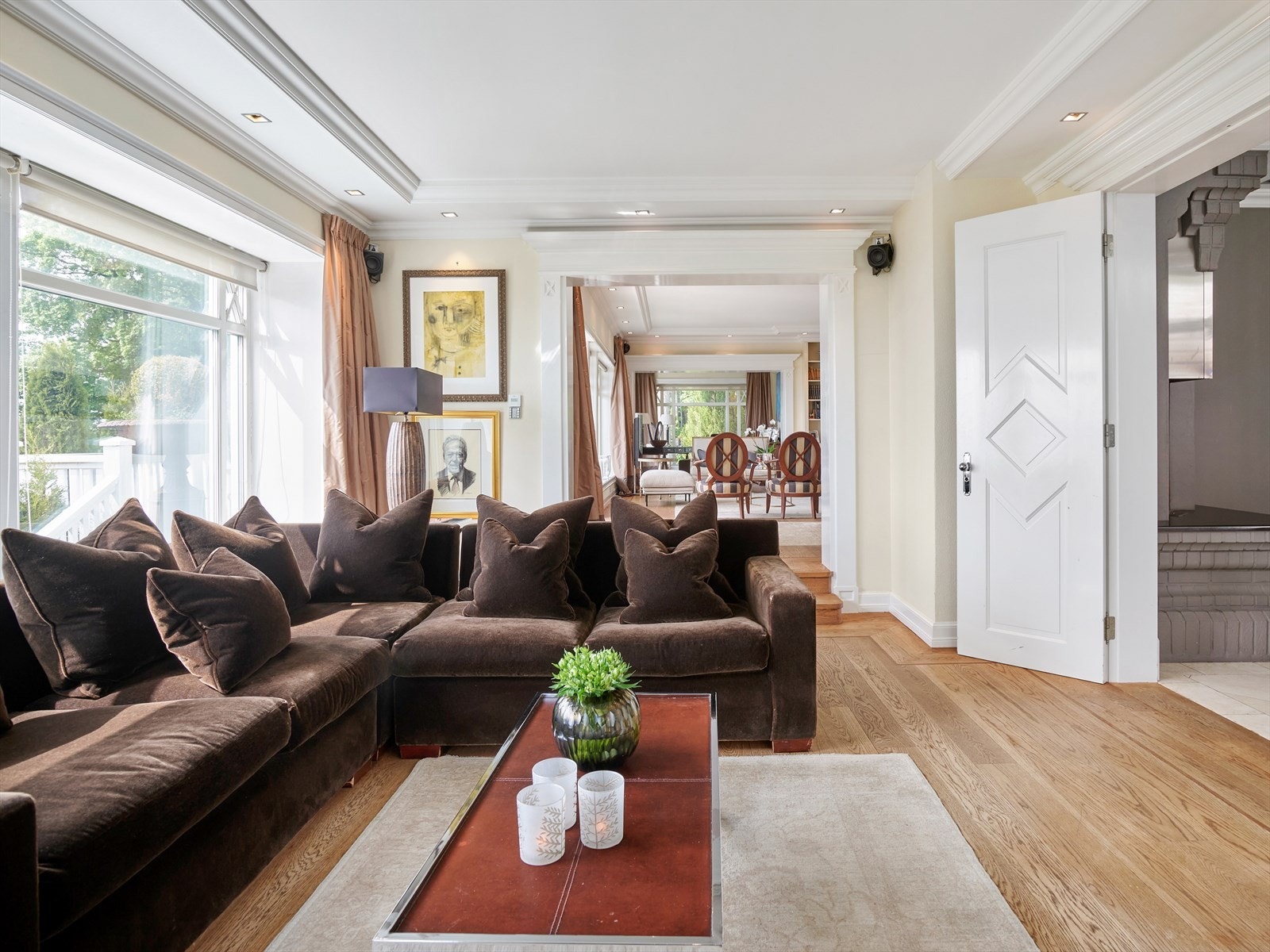 TV-stuen er naturlig adskilt fra hovedstue. Galleribilde