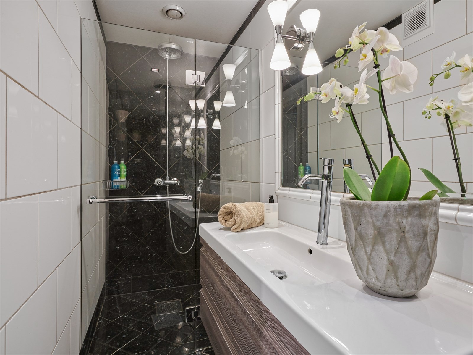 Gjestebad i andre etasje. Galleribilde