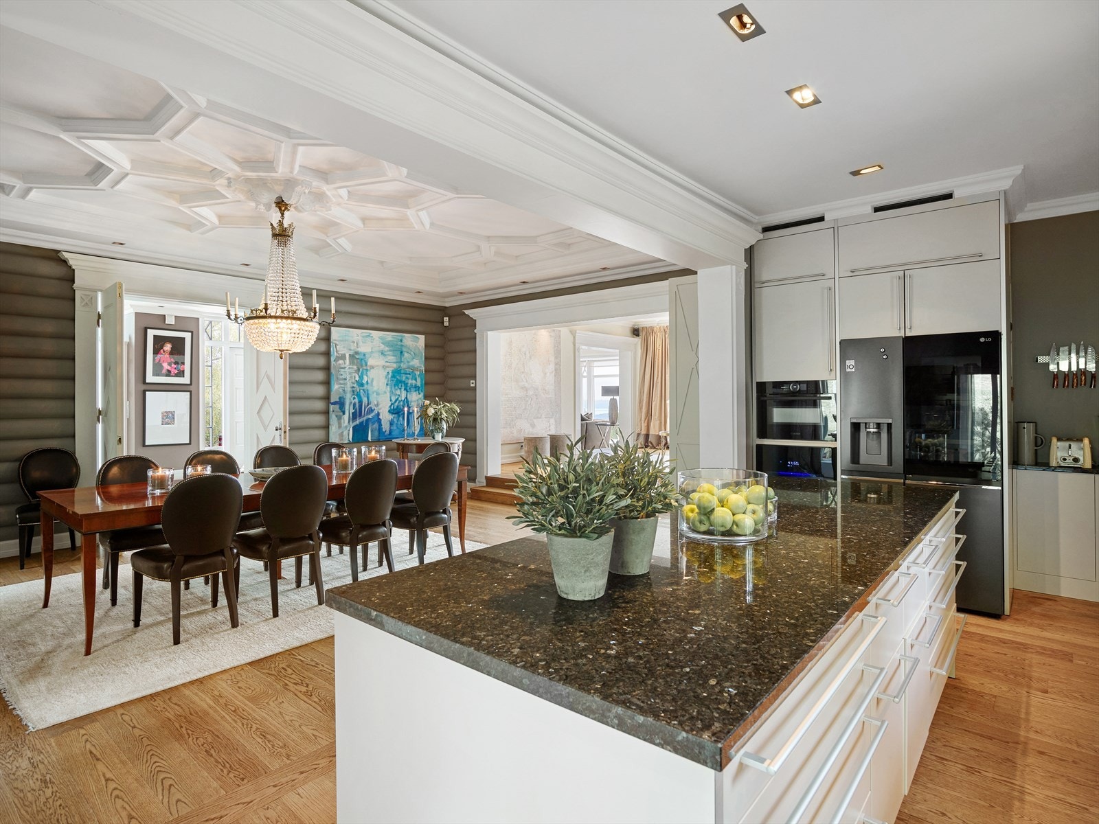 Benkeplater i sort labrador 4 mm. Galleribilde