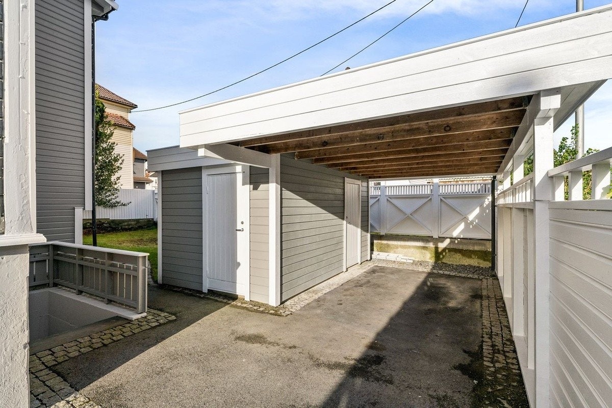 Carport m. bod Galleribilde