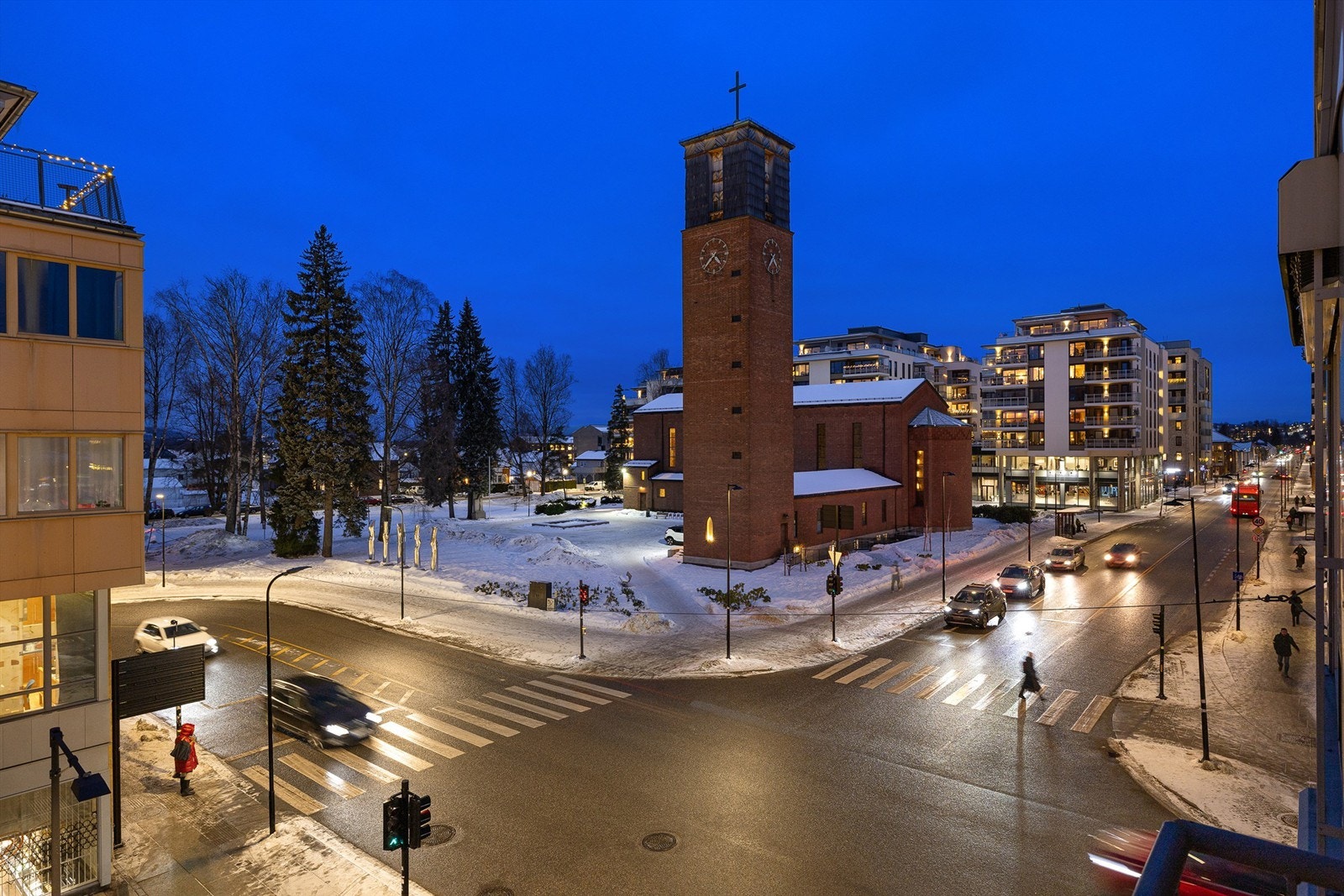 Nærområdet byr på grønne lunger og gode rekreasjonsmuligheter langs Nitelva. Galleribilde