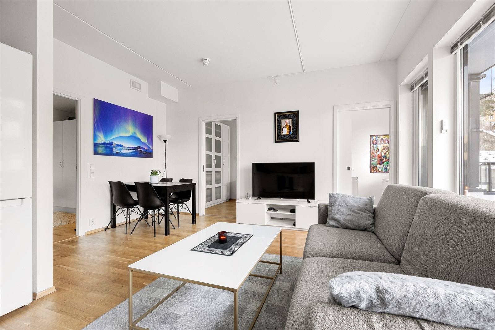 Stue med plass til spisebord Galleribilde