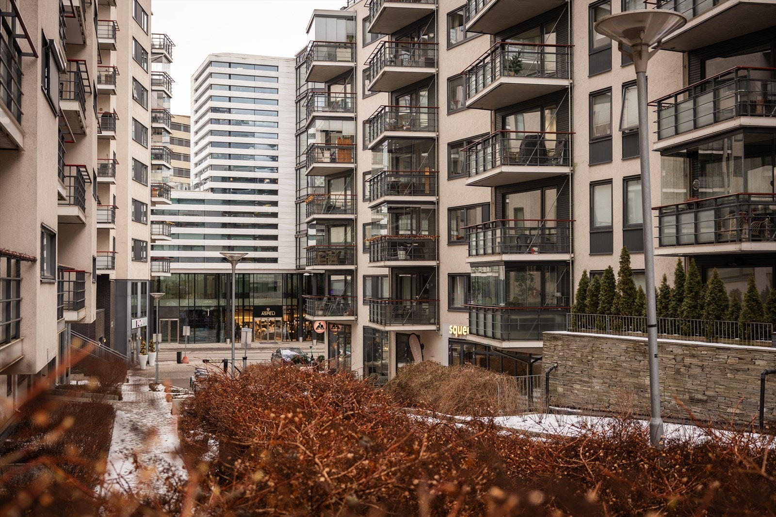 Nærområdet byr på en rekke fasiliteter med "alt" man trenger i hverdagen Galleribilde