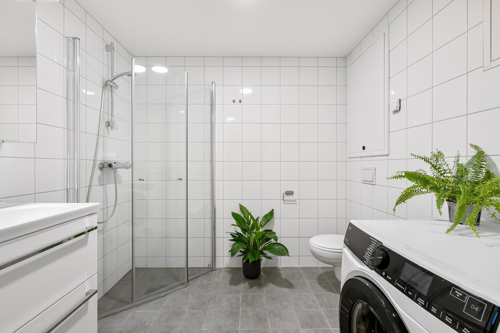 Helfliset bad/vaskerom Galleribilde