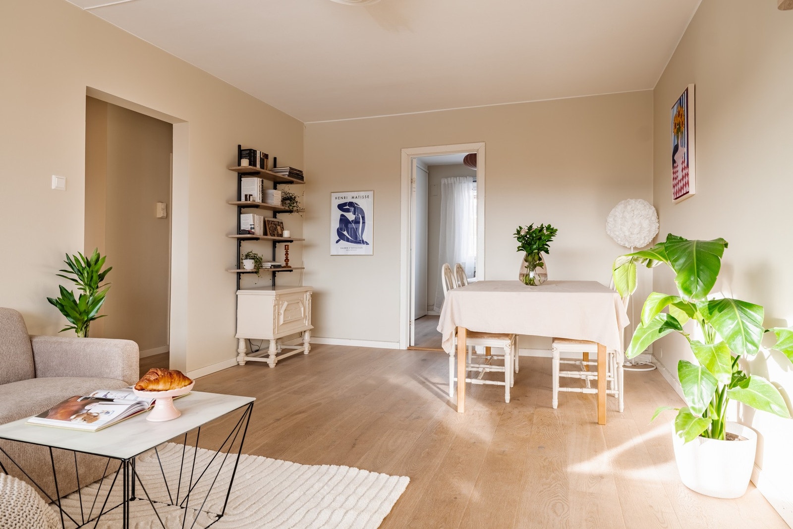 Delikate og stilrene overflater. Galleribilde