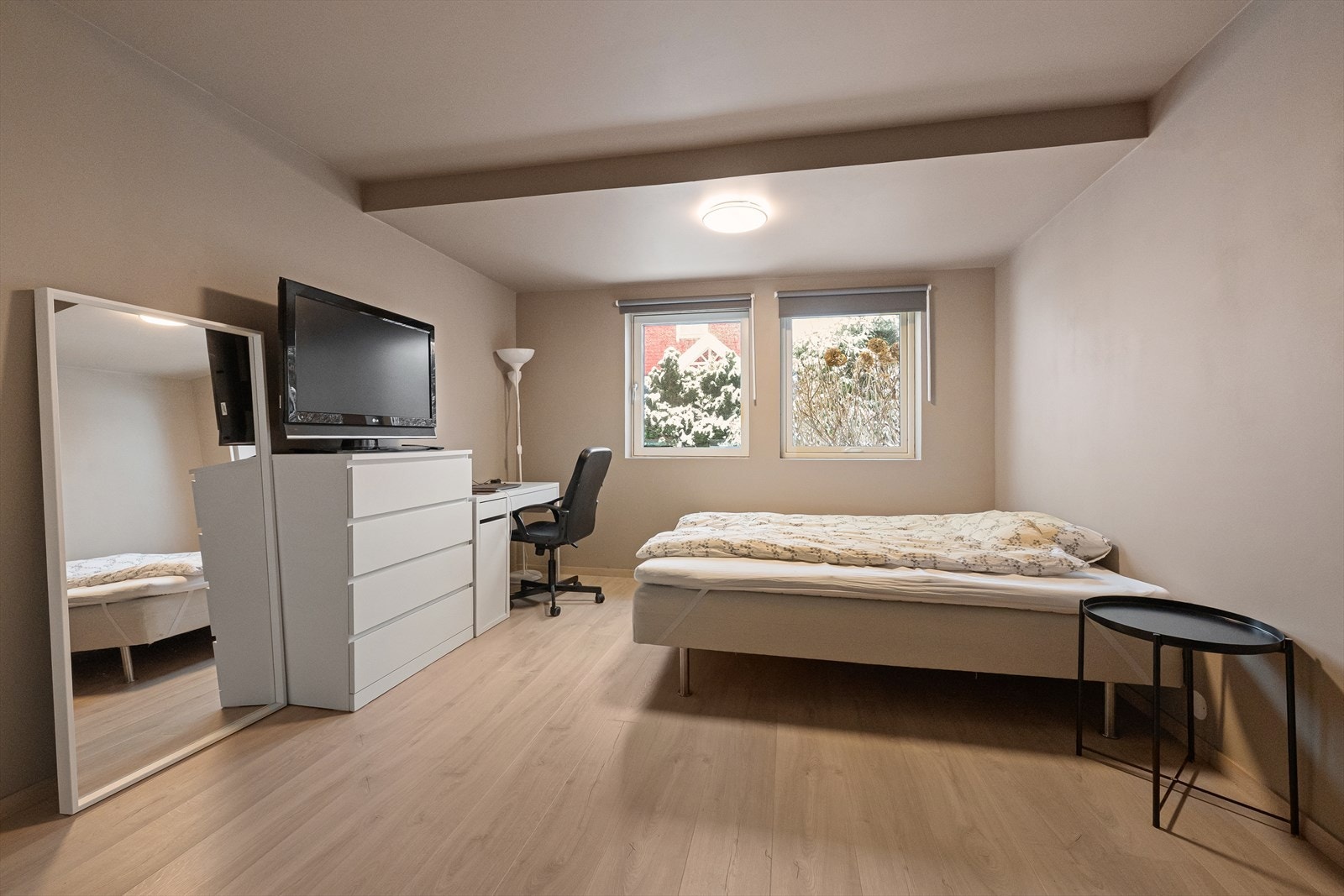 Soverom 2 i kjeller Galleribilde