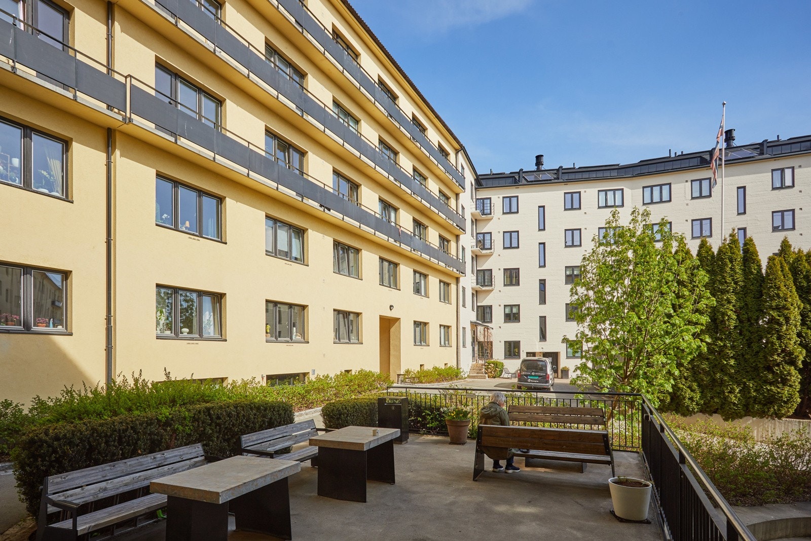 Et flott sted å bo for deg som ønsker en tilbaketrukket beliggenhet, samtidig som du bor sentralt med kort vei til servicetilbud og flotte grøntområder! Galleribilde