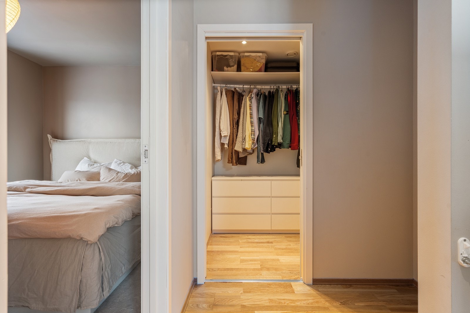 Soverom 2. etg, med walk-in-closet. Galleribilde