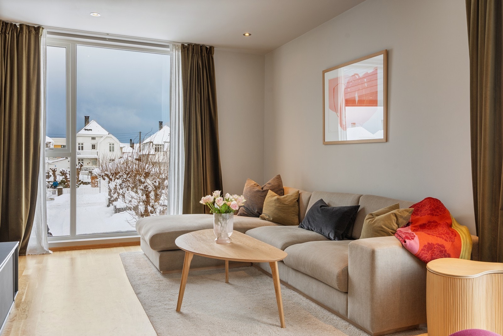 Stue 2. etg. vestvendt ly og trivelig. Galleribilde