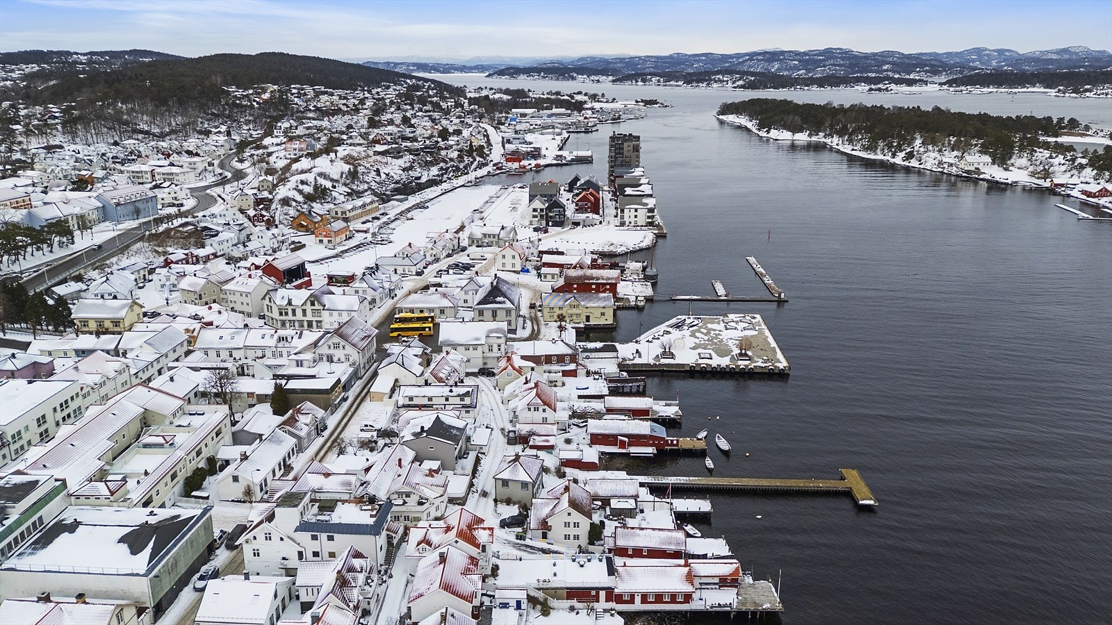 Boligen ligger "et steinkast" fra Langesund sentrum, men allikevel ligger leiligheten svært tilbaketrukket og usjenert Galleribilde