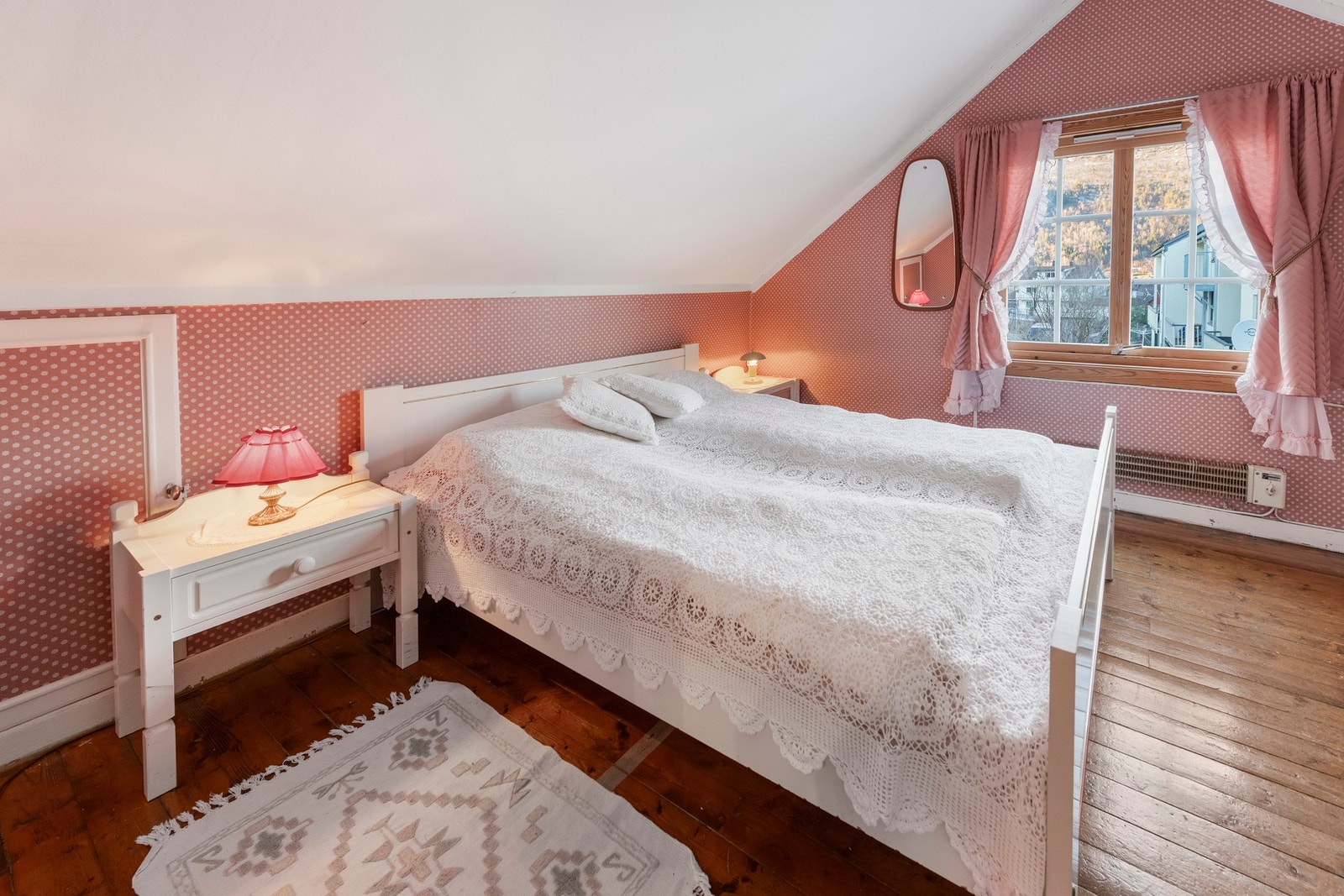 Soverom på loft Galleribilde