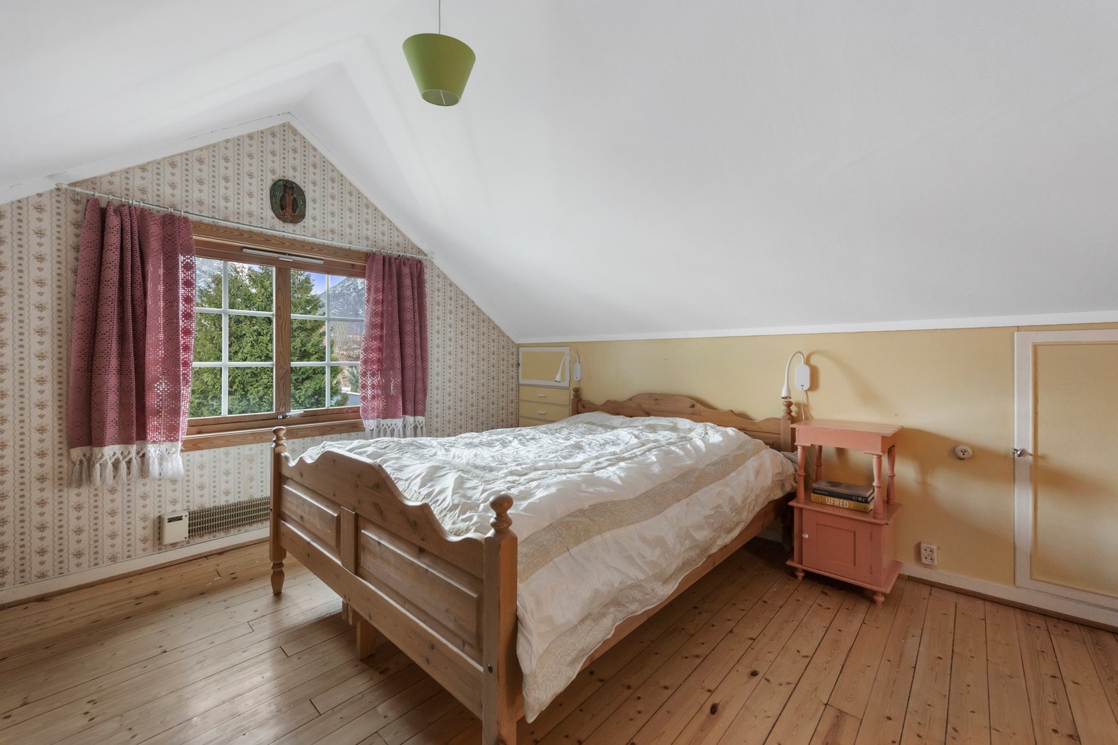 Soverom på loft Galleribilde