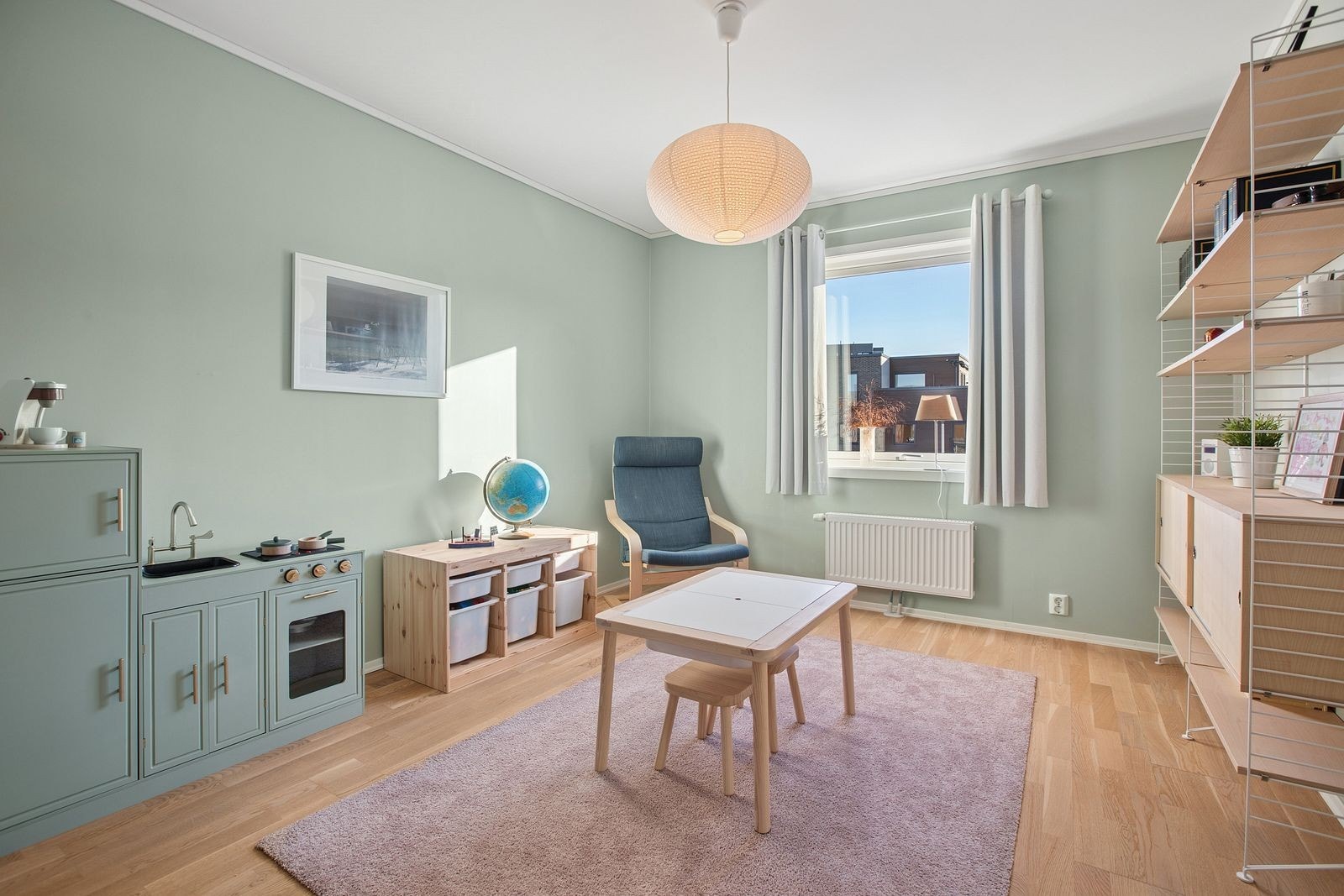 Stuen her funker utmerket som TV-stue eller lekestue for ungene. Galleribilde