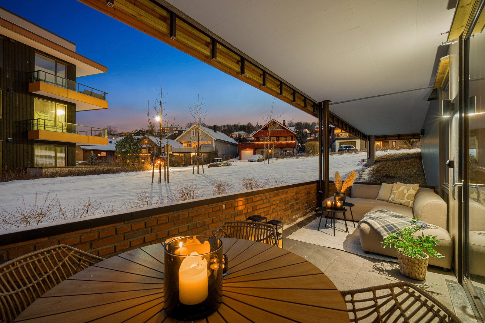 Leiligheten ligger fint til med tilbaketrukken beliggenhet, vendt mot et rolig og etablert eneboligfelt. Galleribilde