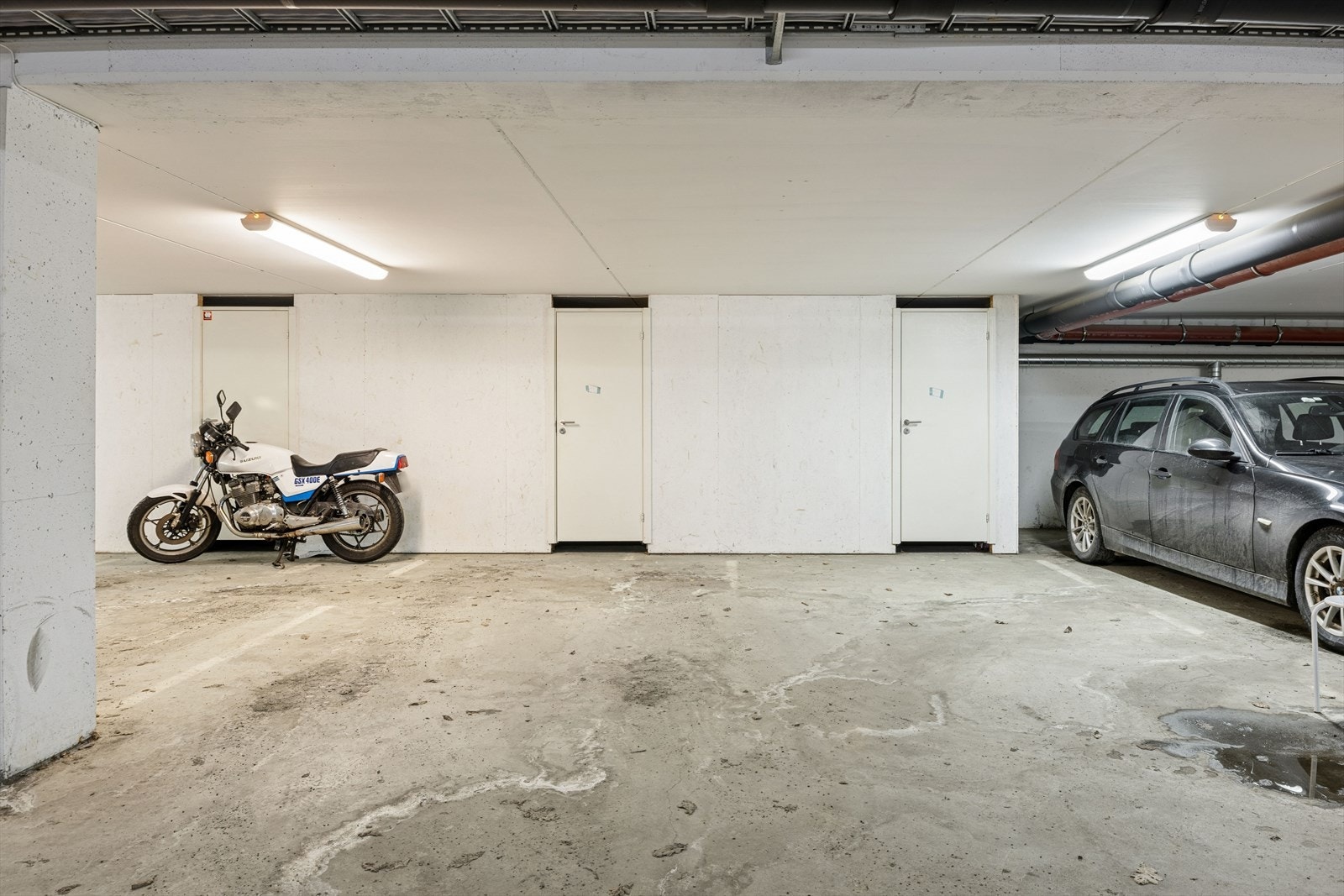 Det medfølger en parkeringsplass i felles garasjekjeller Galleribilde