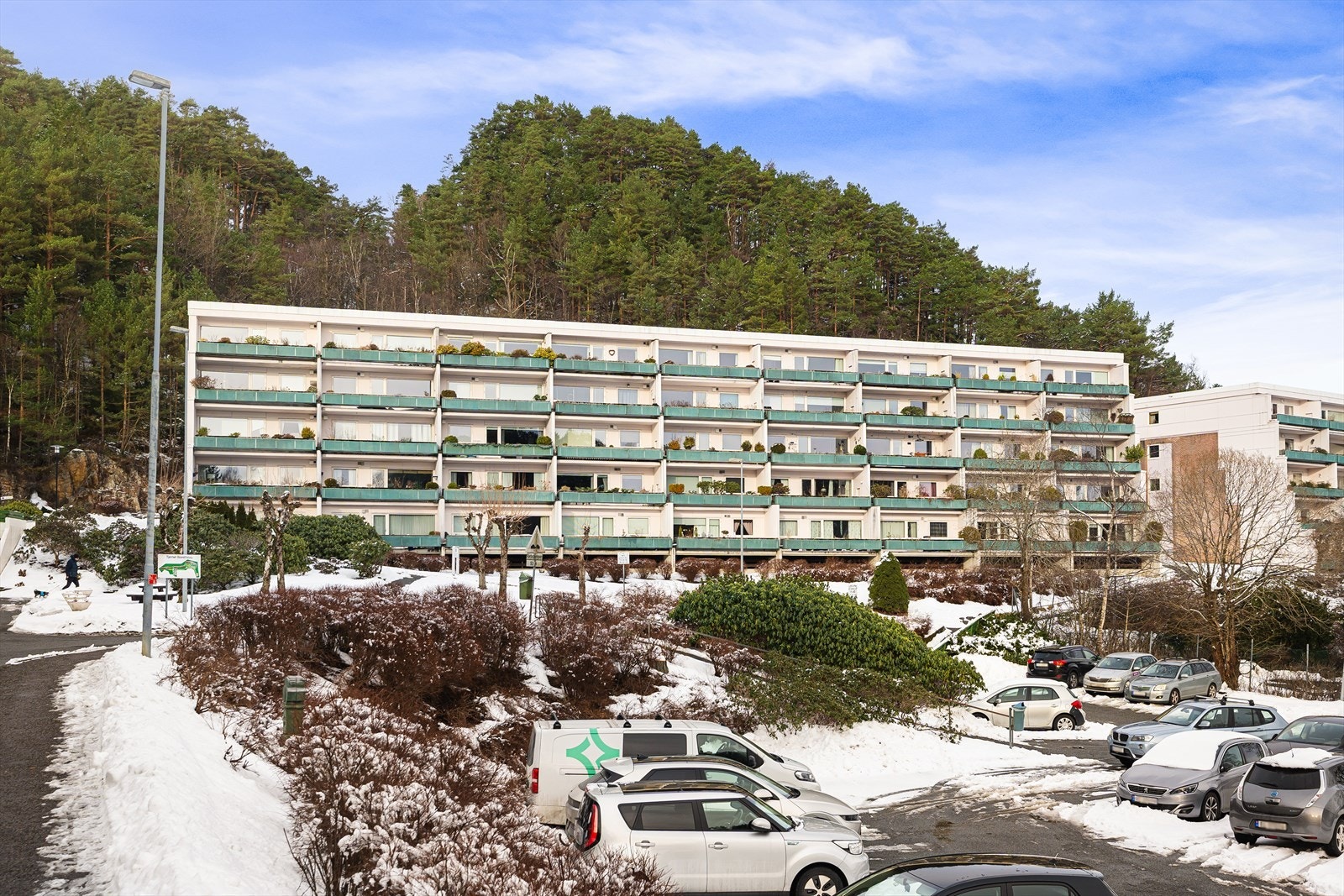 I Barliveien er alt tilrettelagt for å bo i fine og rolige omgivelser. Nærhet og tilgang til alt du har behov for vil gjøre hverdagen litt mer praktisk! Galleribilde