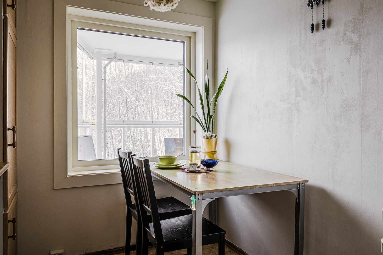 På kjøkkenet er det plass til innredning med enkelt spisebord. Galleribilde
