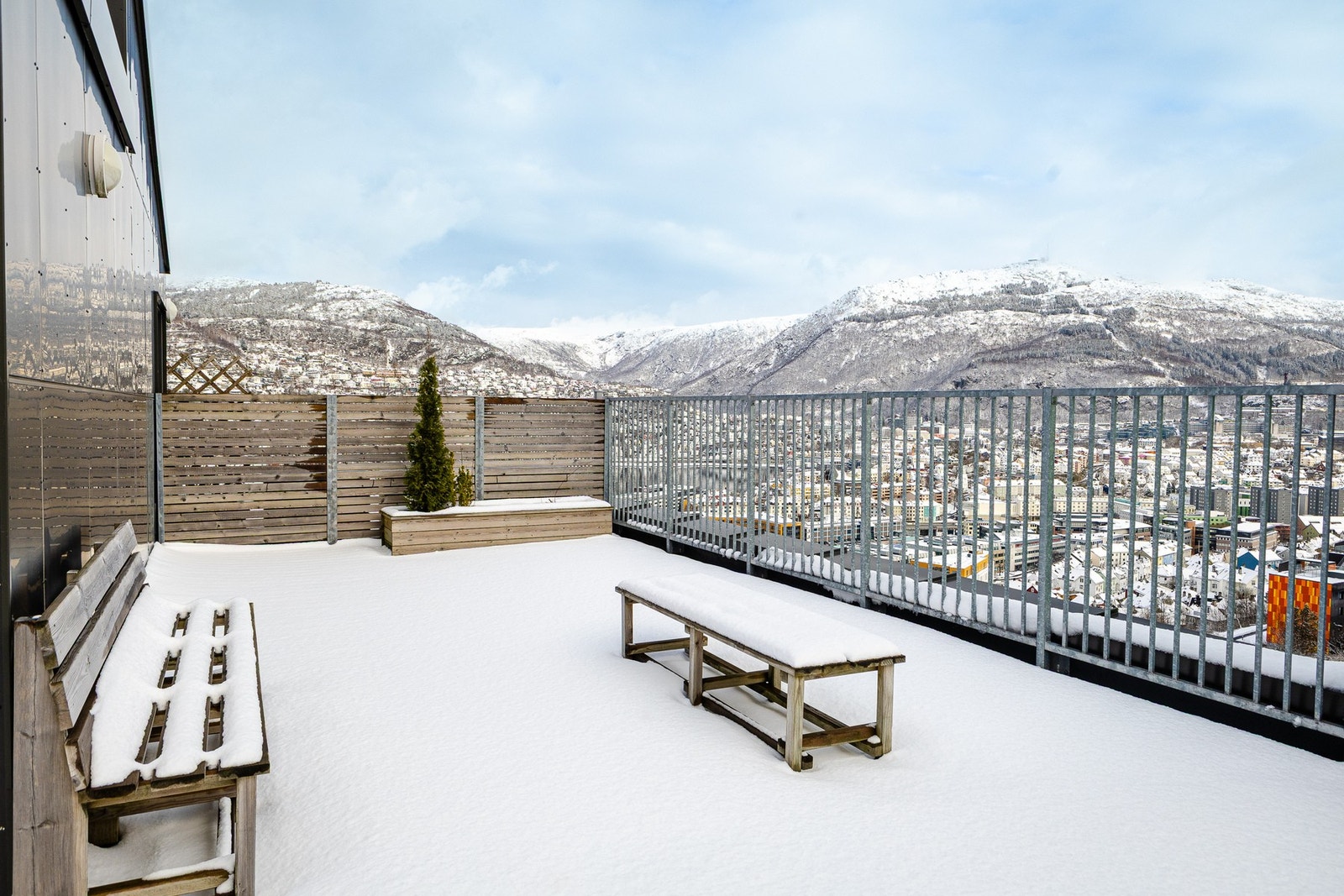 Også her kan en nyte den herlige utsikten over sentrum, Ulriken og Fløyen. Galleribilde