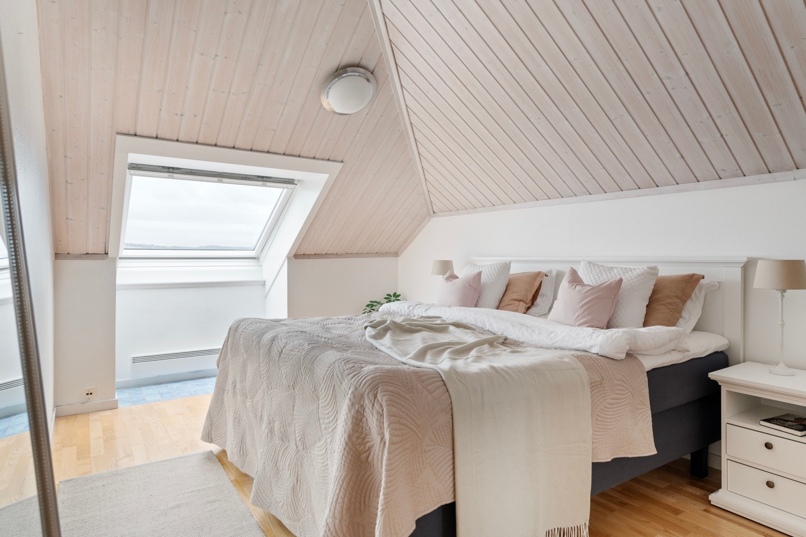 Soverom I Galleribilde