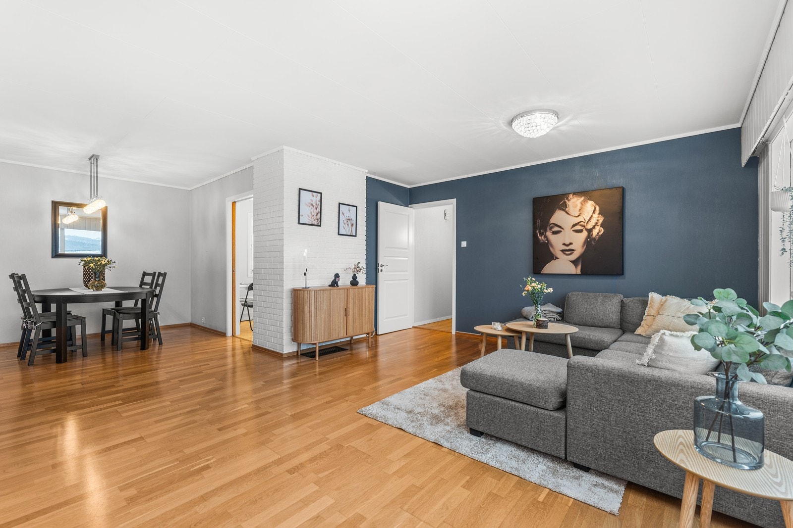 God plass til spisestue Galleribilde