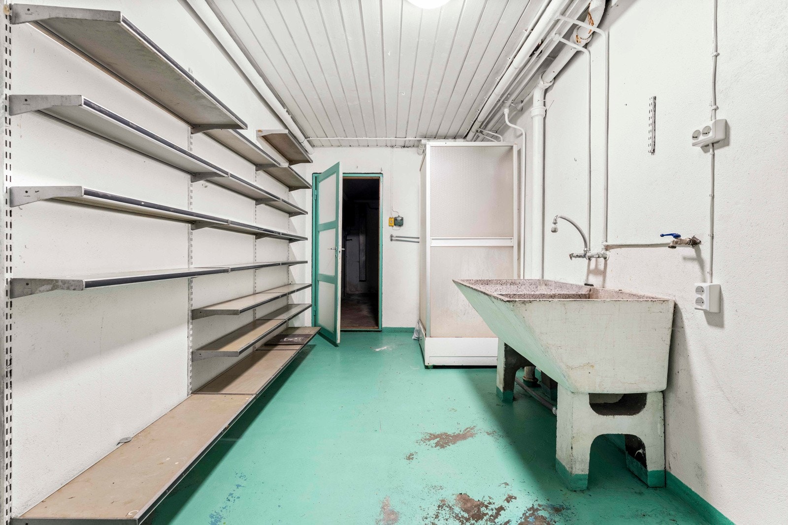 Stort og enkelt vaskerom med mange muligheter Galleribilde