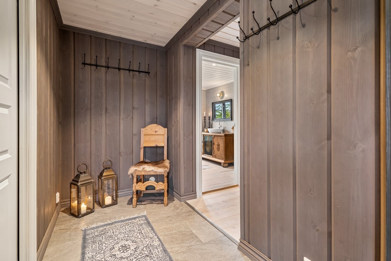 God plass til familiens klær og sko. Galleribilde