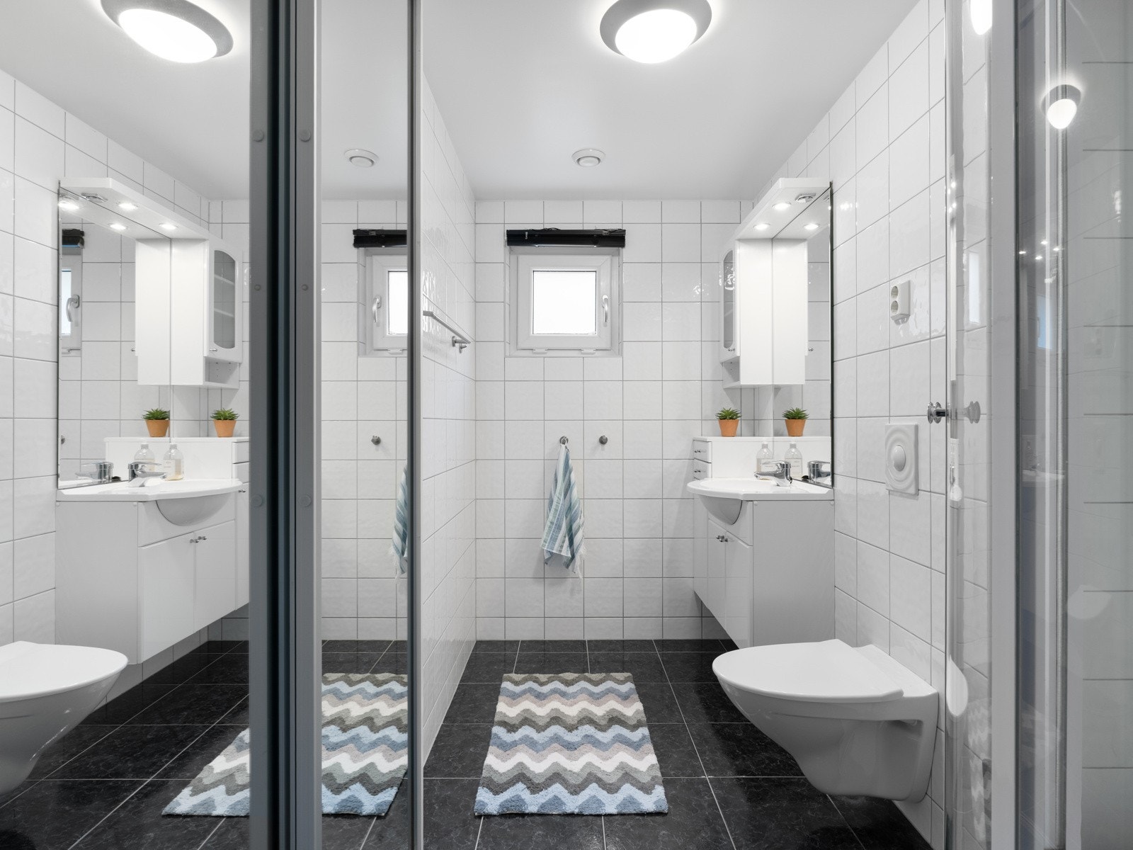 Flislagt bad. Galleribilde