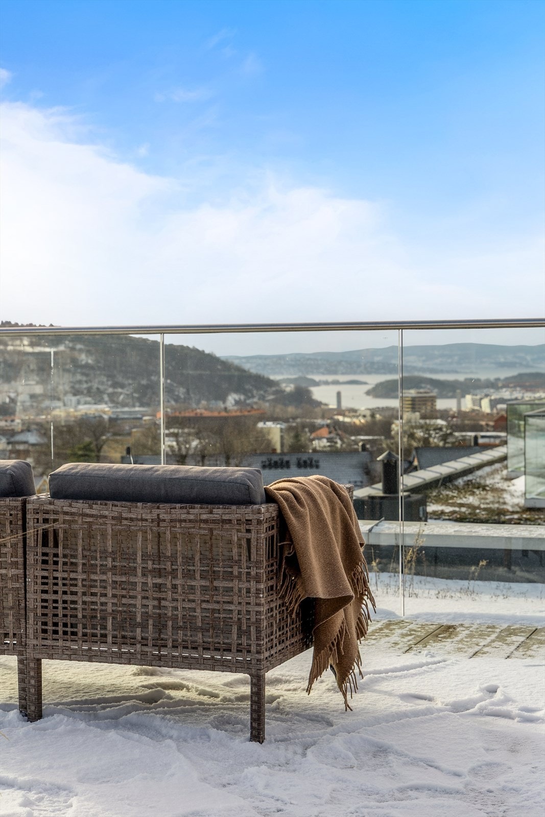 Fra takterrassen åpner det seg en flott utsikt over byen og Oslofjorden Galleribilde