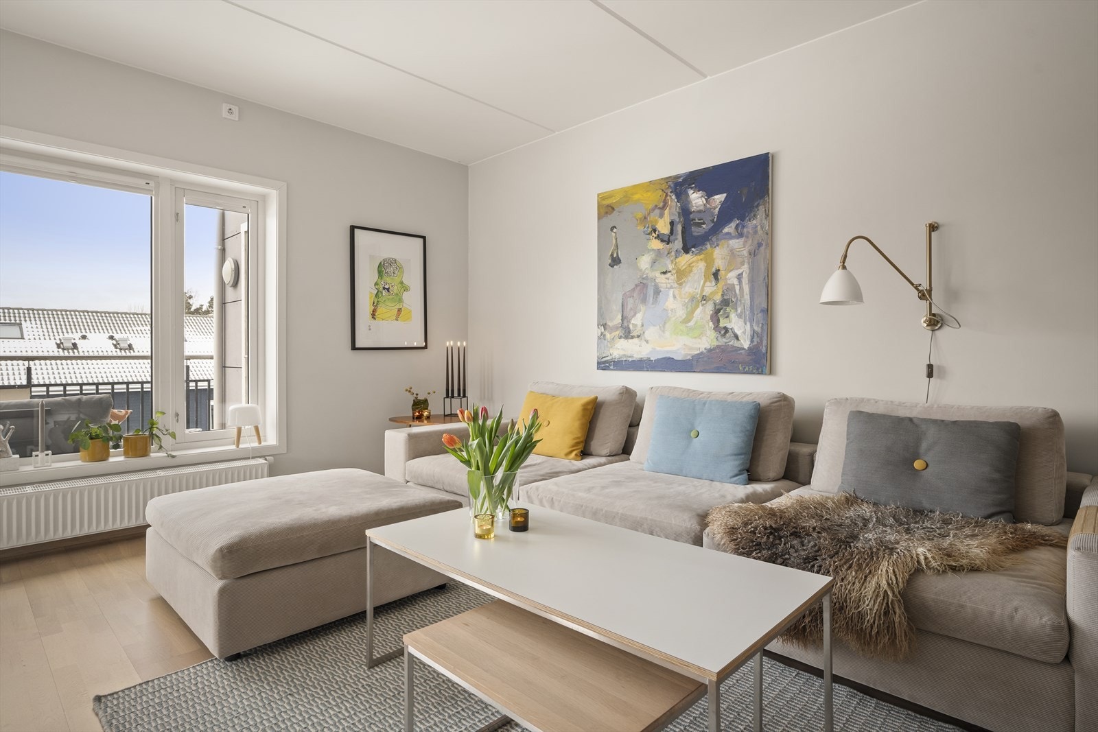 Parketten er tilvalg, fra "den gamle gulbrune" til hvitpigmentert eikeparkett Galleribilde