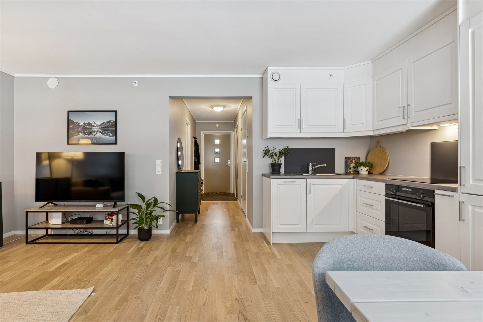 Balansert ventilasjon med aggregat i teknisk rom sikrer et sunt og godt inneklima. Galleribilde