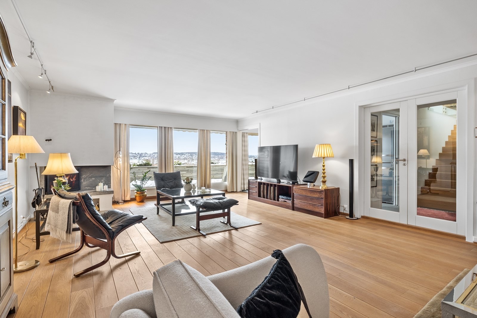 Velkommen til en fantastisk toppleilighet på Husøystrand 5B - en sjelden sjanse i eksklusive Soria Moria Terrasse! Fotograf: Paul Thürmer. Galleribilde