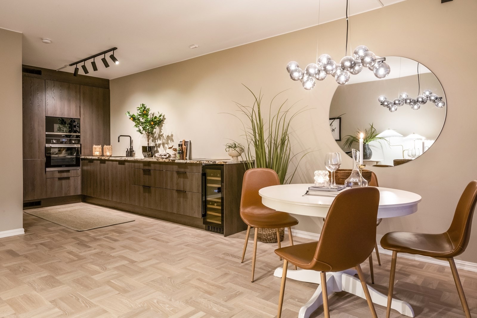 Planløsningen er godt utnyttet med naturlig soneinndeling og god plass til ønsket innredning. Galleribilde