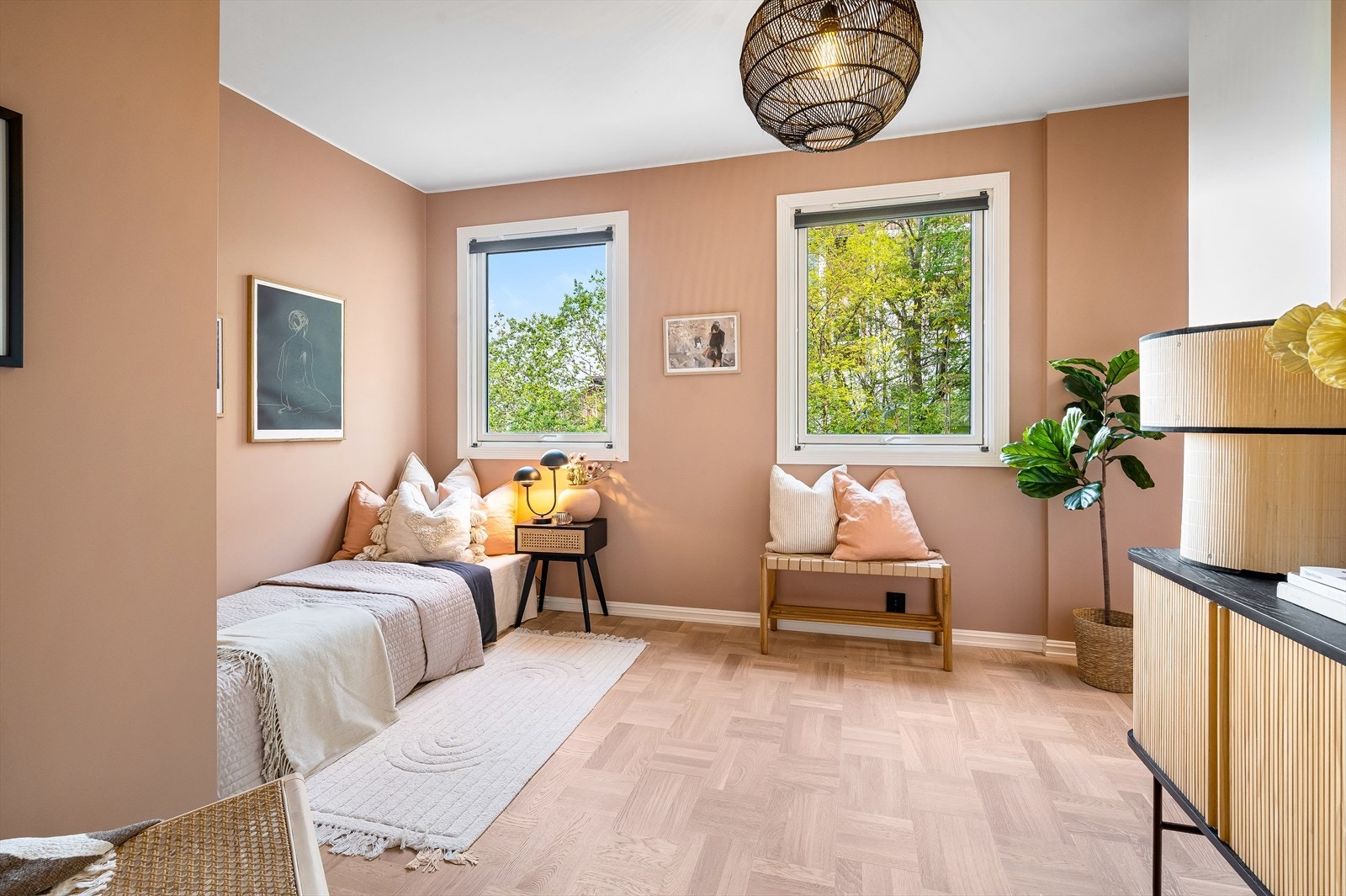 Flott soverom 2 med god plass til ønsket innredning. Galleribilde