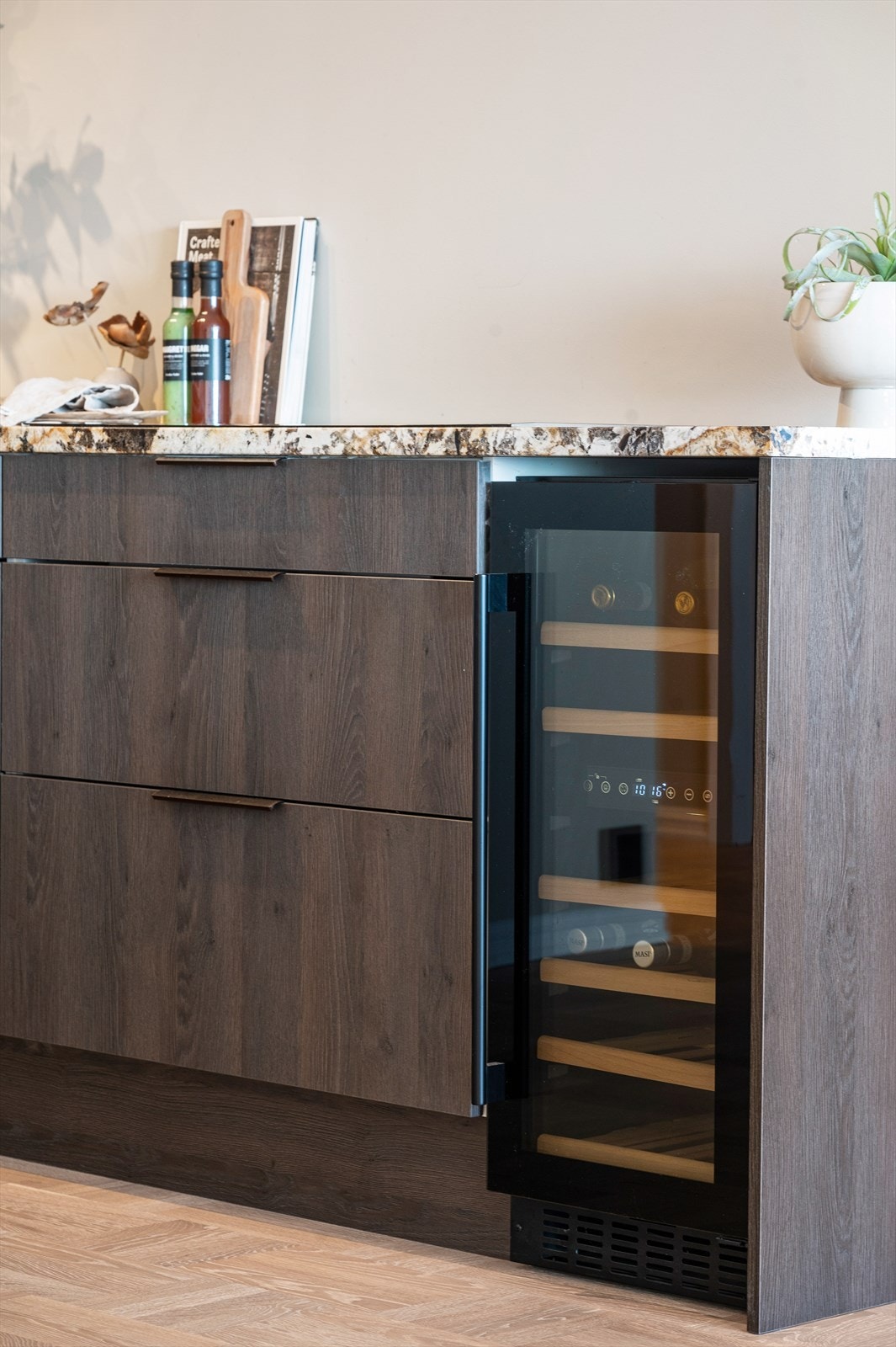 Med integrerte hvitevarer får du et stilrent kjøkken med rene linjer og et helhetlig uttrykk. Galleribilde