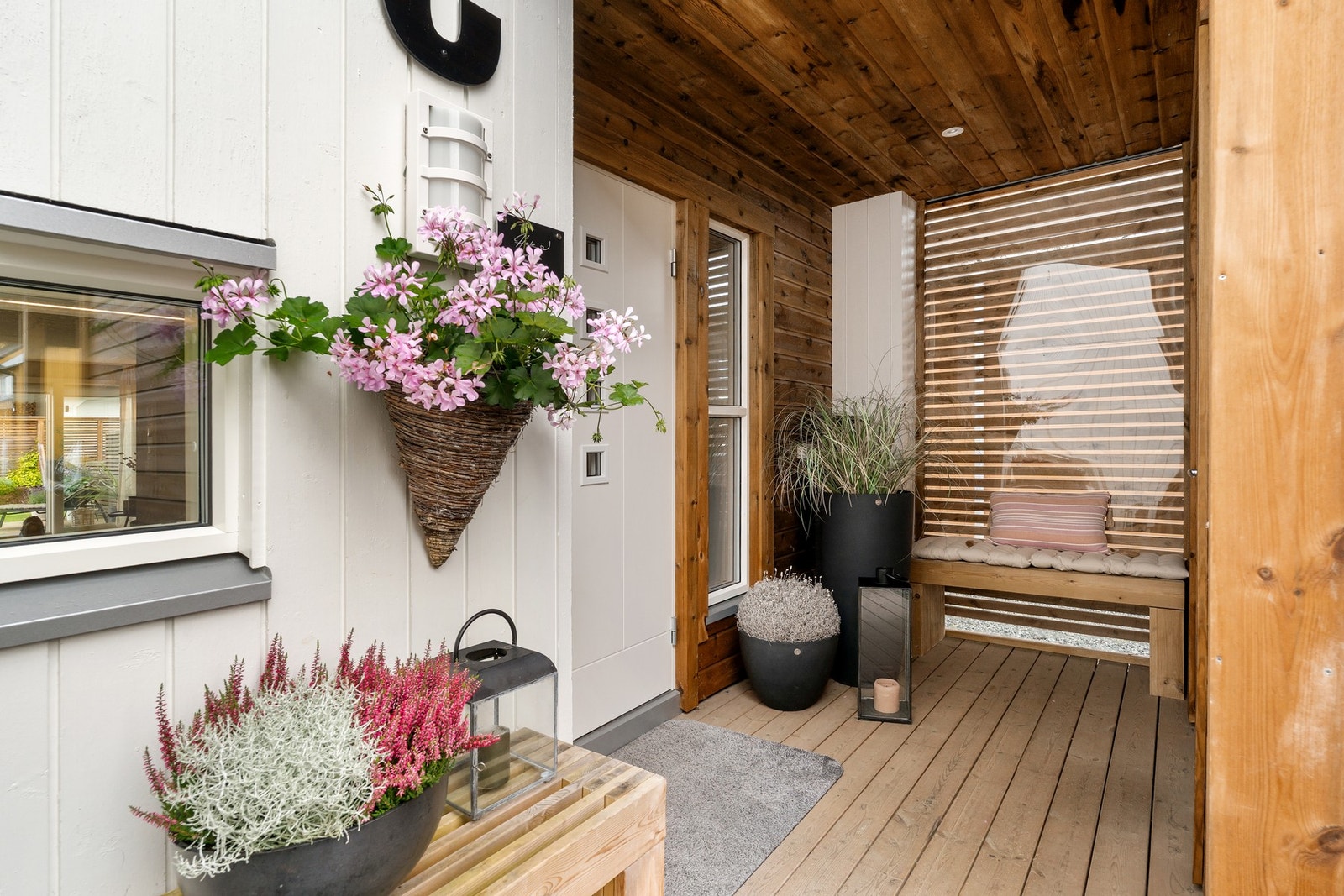 Pent og skjermet inngangsparti. Galleribilde