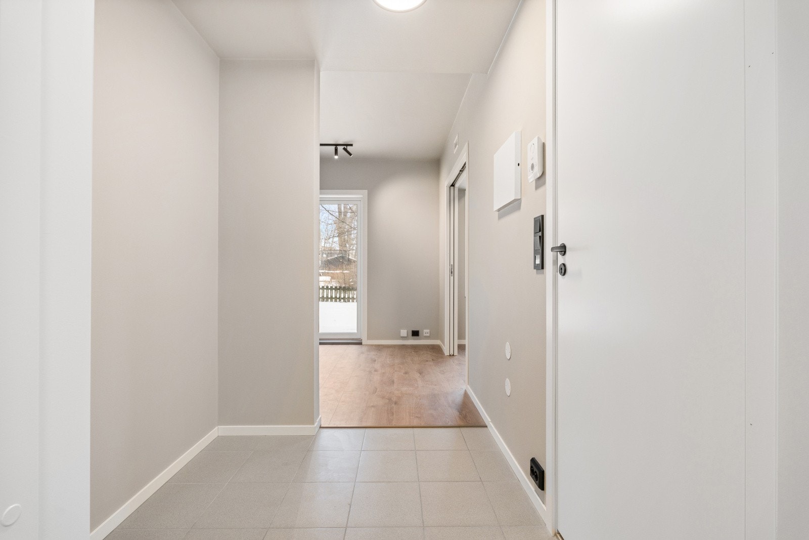 Boligen har en gjennomgående god standard der tilnærmet alle bygningsdeler har fått tilstandsgrad 1 fra takstmann. Galleribilde