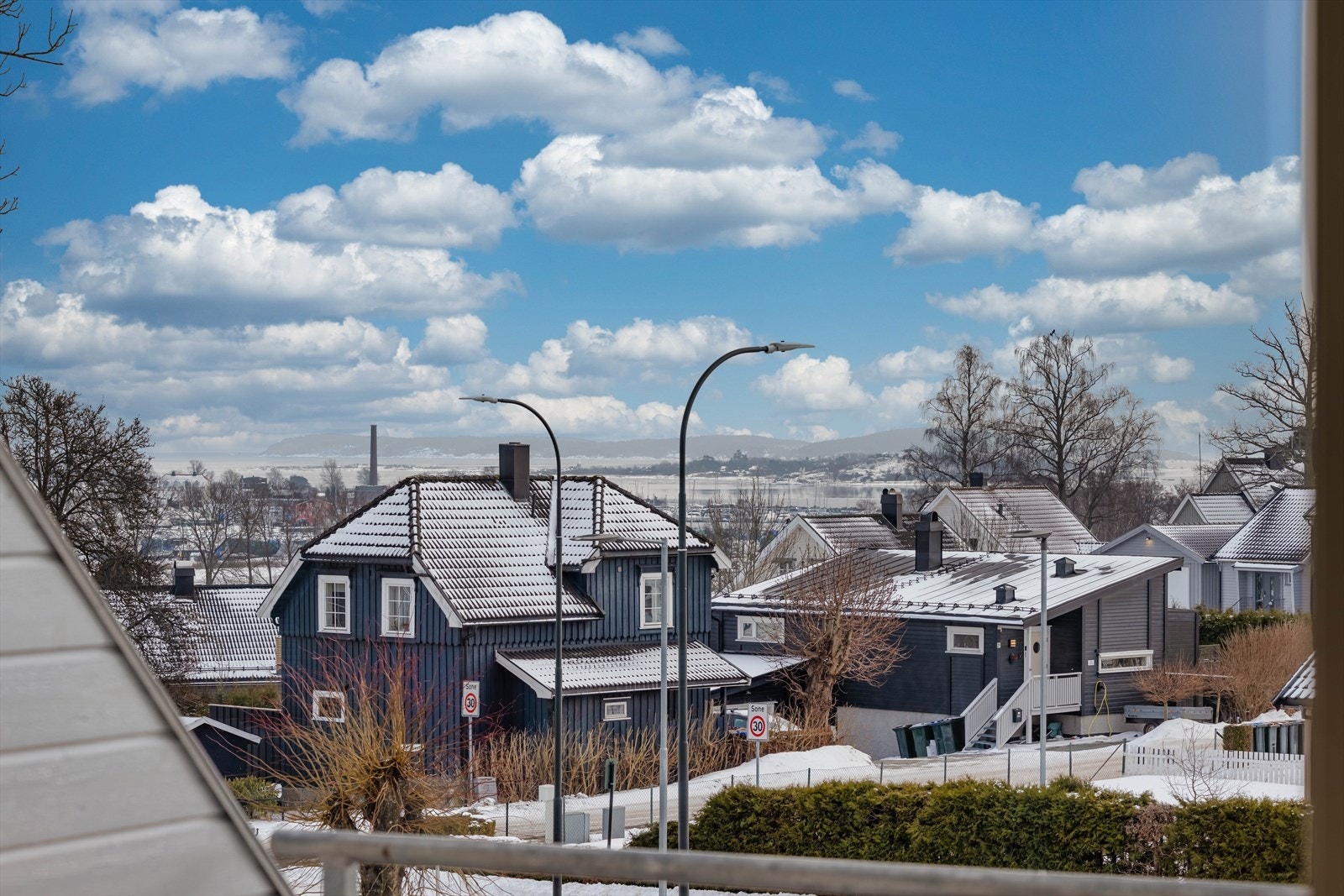 Det er flott utsikt fra både balkongen og stuen! Galleribilde