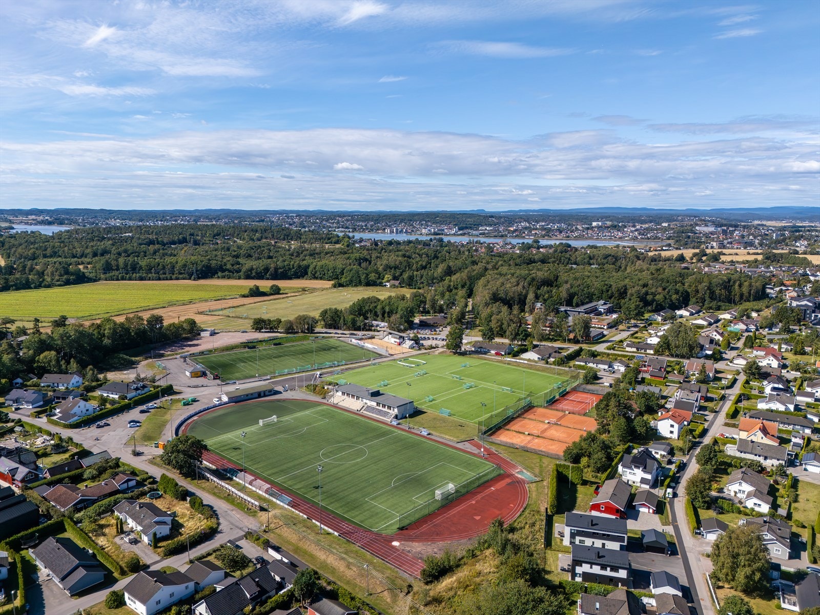 For den sportsinteresserte er både Flint idrettspark og Tolvsrød balløkke innen kort gangavstand fra boligen. Galleribilde