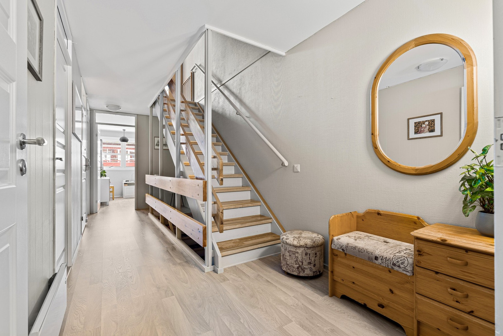 Lys og innbydende gang. Galleribilde